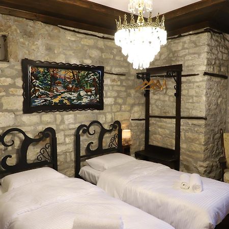 Vila Art Berat Castle Bagian luar foto