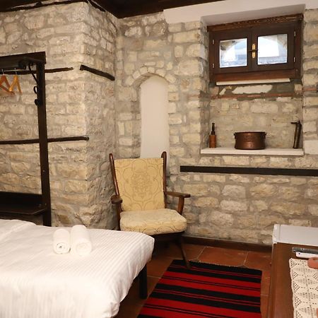 Vila Art Berat Castle Bagian luar foto