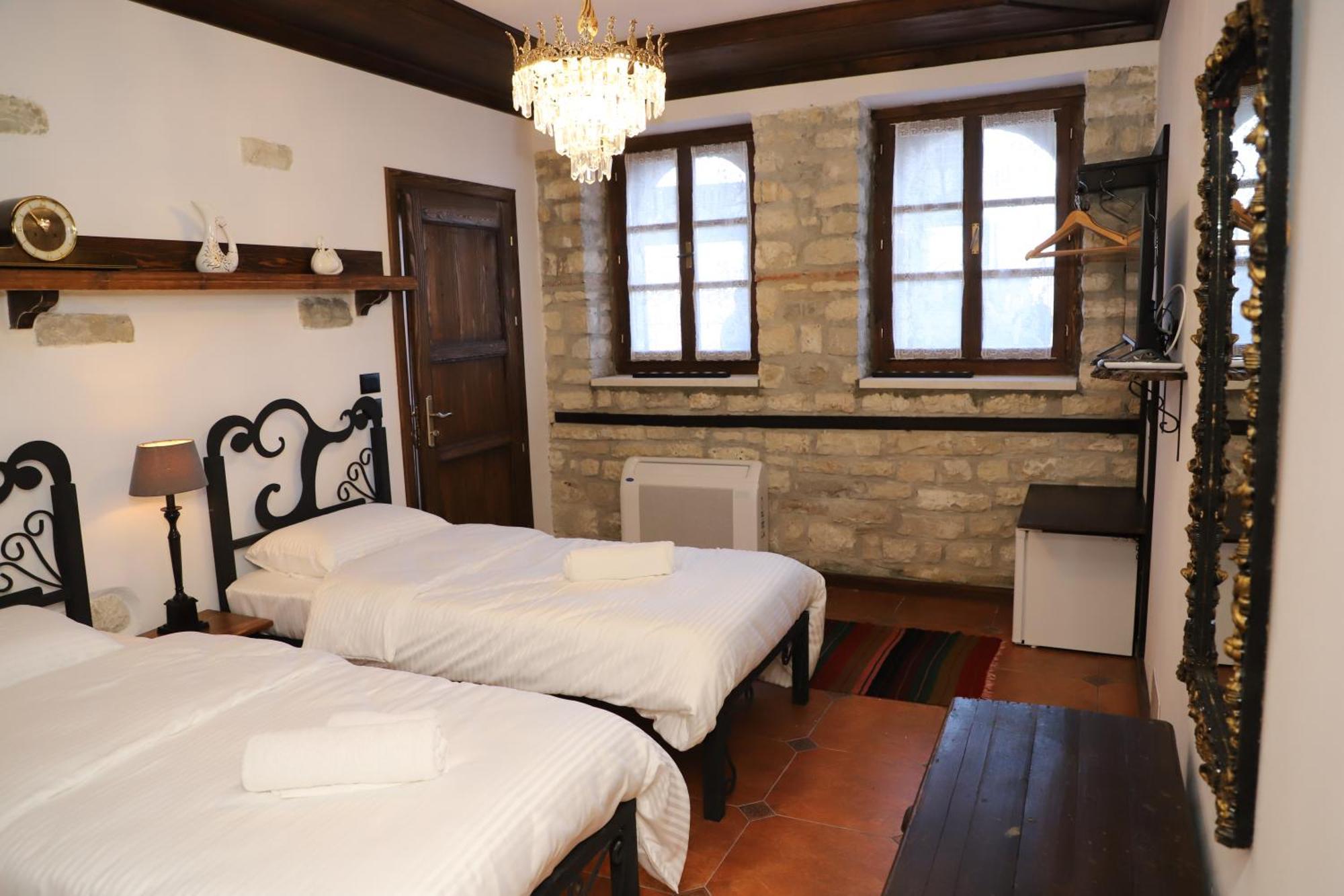 Vila Art Berat Castle Bagian luar foto
